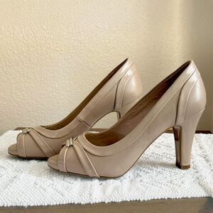 Giani Bernini Nude Cream Peep Toe Pumps High Heels Dressy Wedding Shoes